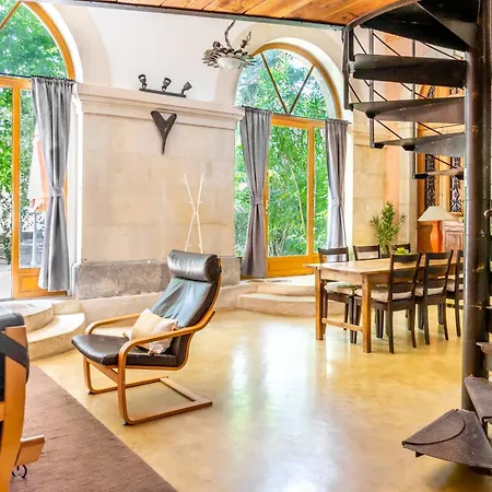 5 Family With Pool & Large Garden In Historic Convent 別荘