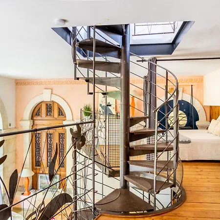 5 Family With Pool & Large Garden In Historic Convent