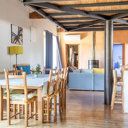 5 Family With Pool & Large Garden In Historic Convent
