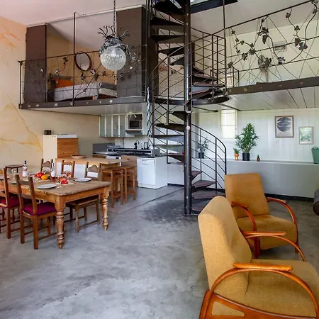5 Family With Pool & Large Garden In Historic Convent