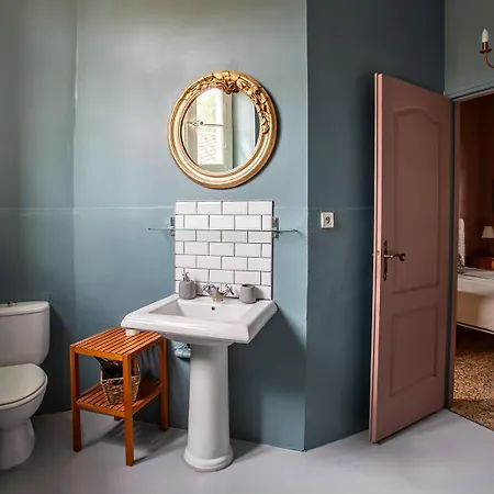 5 Family With Pool & Large Garden In Historic Convent Vakantiehuis *