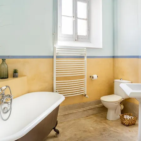 Vakantiehuis 5 Family With Pool & Large Garden In Historic Convent Pézenas
