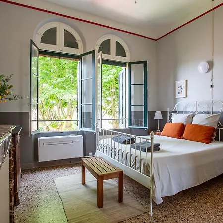 5 Family With Pool & Large Garden In Historic Convent Vakantiehuis *
