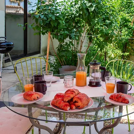Vakantiehuis 5 Family With Pool & Large Garden In Historic Convent *