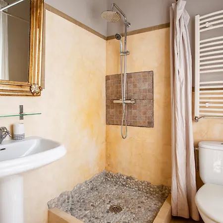 5 Family With Pool & Large Garden In Historic Convent Vakantiehuis