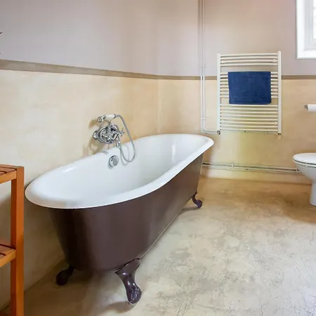 5 Family With Pool & Large Garden In Historic Convent Vakantiehuis Pézenas