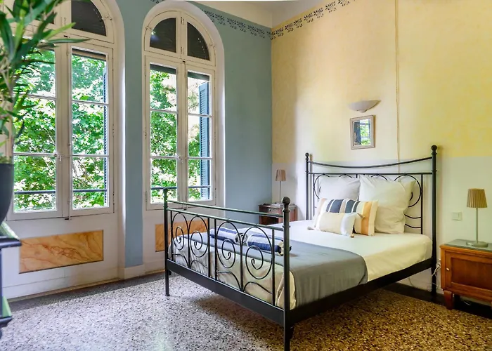 Semesterbostad 5 Family With Pool & Large Garden In Historic Convent Pézenas