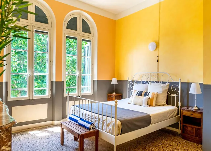 5 Family With Pool & Large Garden In Historic Convent Pézenas