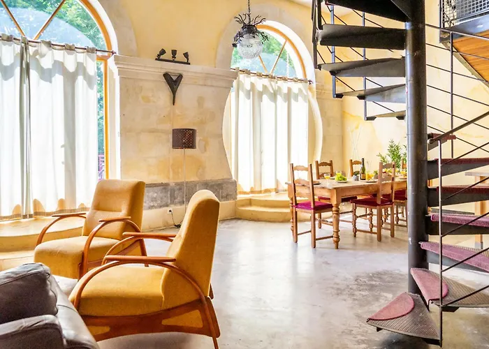 5 Family With Pool & Large Garden In Historic Convent Semesterbostad *