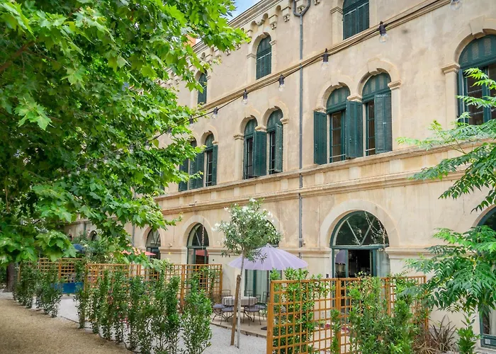 5 Family With Pool & Large Garden In Historic Convent Pézenas