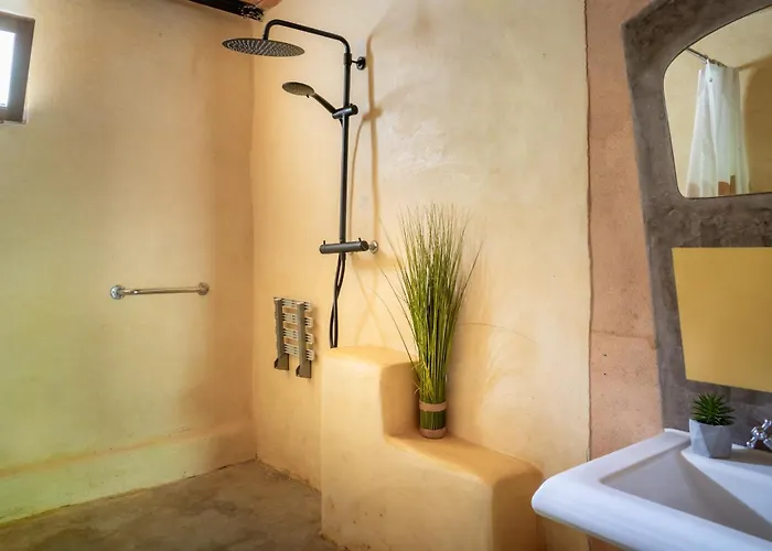 Semesterbostad 5 Family With Pool & Large Garden In Historic Convent Pézenas
