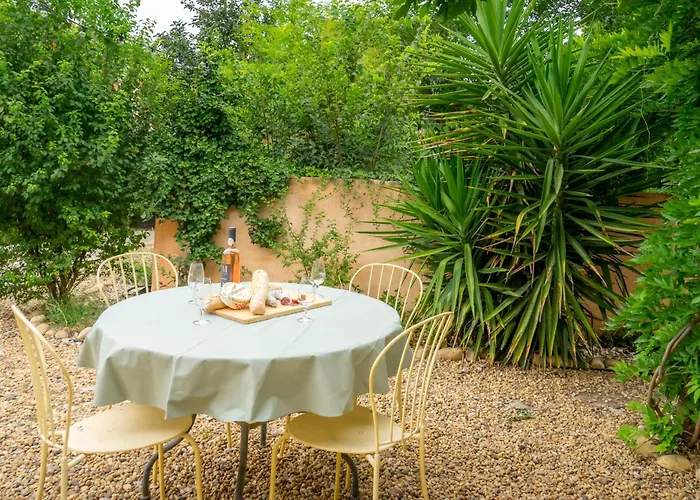 Semesterbostad 5 Family With Pool & Large Garden In Historic Convent *
