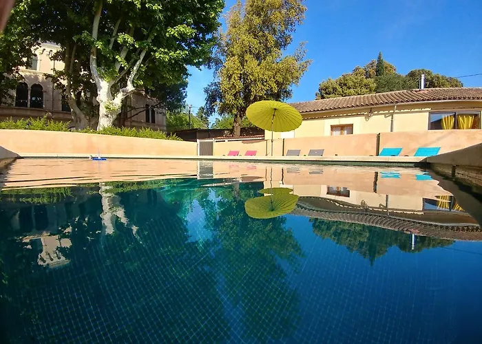 5 Family With Pool & Large Garden In Historic Convent Semesterbostad