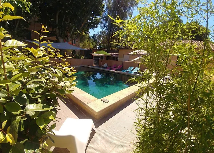 Semesterbostad 5 Family With Pool & Large Garden In Historic Convent *